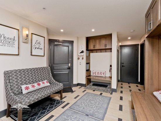Big White 4 Bedroom Accommodation - Timbers - #1235 Big White 4 Bedroom Accommodation - Timbers - #1235