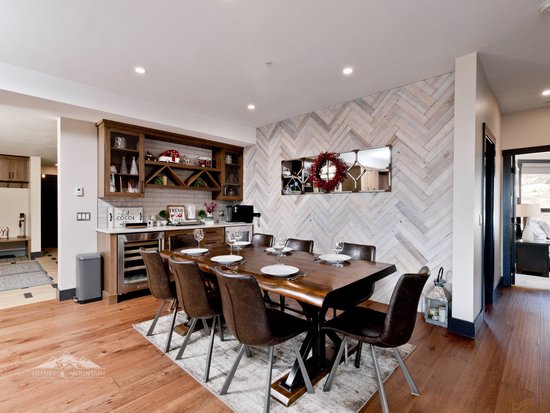 Big White 4 Bedroom Accommodation - Timbers - #1235 Big White 4 Bedroom Accommodation - Timbers - #1235