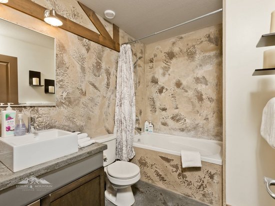 Big White 2 Bedroom Accommodation - Timbers - #1245