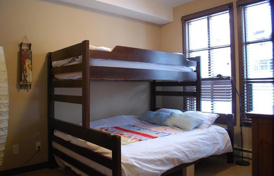Sun Peaks 2 Bedroom Accommodation - Stone's Throw - #1277 Sun Peaks 2 Bedroom Accommodation - Stone's Throw - #1277