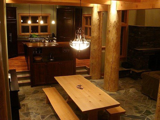 Kicking Horse 4 Bedroom Accommodation - Purcell Woods - #1296