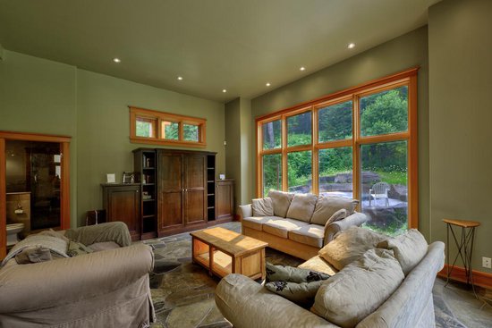 Kicking Horse 4 Bedroom Accommodation - Purcell Woods - #1296