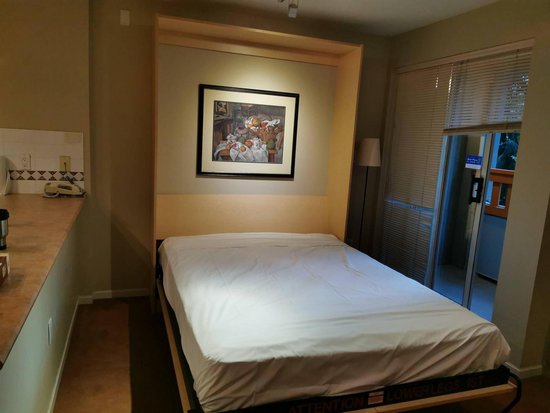 Whistler Studio Accommodation - Whistler Town Plaza - Deer Lodge - #1386