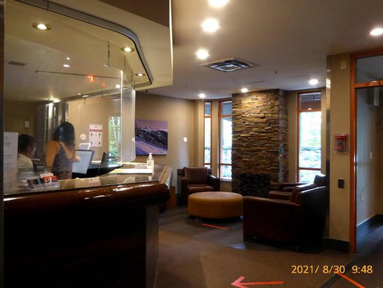 Whistler Studio Accommodation - Whistler Town Plaza - Deer Lodge - #1386