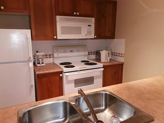 Whistler Studio Accommodation - Whistler Town Plaza - Deer Lodge - #1386