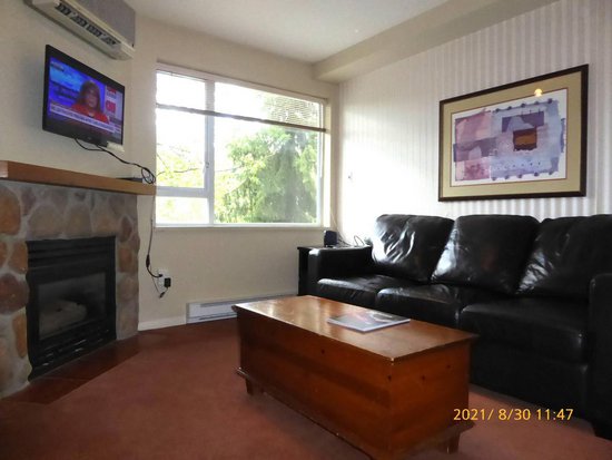 Whistler Studio Accommodation - Whistler Town Plaza - Deer Lodge - #1386