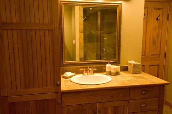 Big White 4 Bedroom Accommodation - Copper Kettle Lodge - #1396 Big White 4 Bedroom Accommodation - Copper Kettle Lodge - #1396