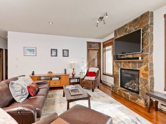 Big White 2 Bedroom Accommodation - Southpoint - #1405