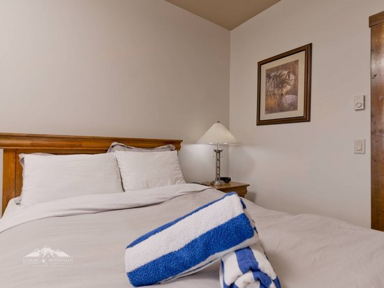 Big White 2 Bedroom Accommodation - Southpoint - #1405