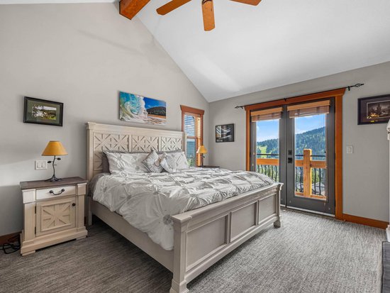 Sun Peaks 4 Bedroom Accommodation - Sundance Estates - #1469 Sun Peaks 4 Bedroom Accommodation - Sundance Estates - #1469