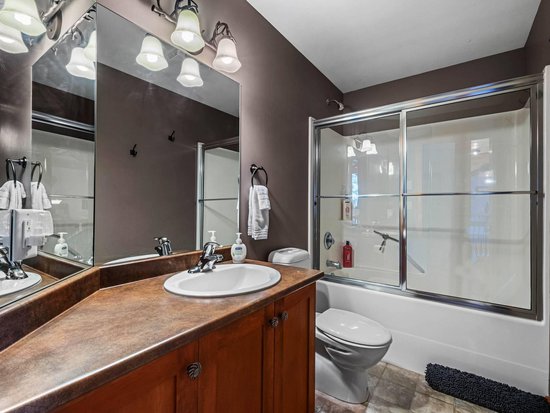 Sun Peaks 4 Bedroom Accommodation - Sundance Estates - #1469 Sun Peaks 4 Bedroom Accommodation - Sundance Estates - #1469