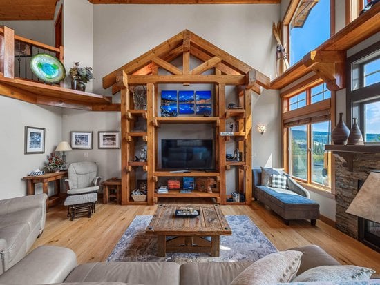 Sun Peaks 4 Bedroom Accommodation - Sundance Estates - #1469 Sun Peaks 4 Bedroom Accommodation - Sundance Estates - #1469