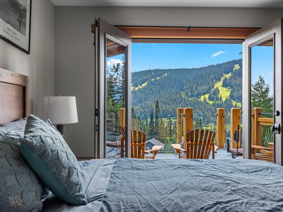 Sun Peaks 4 Bedroom Accommodation - Sundance Estates - #1469 Sun Peaks 4 Bedroom Accommodation - Sundance Estates - #1469