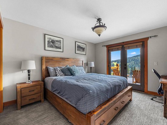Sun Peaks 4 Bedroom Accommodation - Sundance Estates - #1469 Sun Peaks 4 Bedroom Accommodation - Sundance Estates - #1469