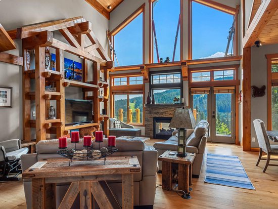 Sun Peaks 4 Bedroom Accommodation - Sundance Estates - #1469 Sun Peaks 4 Bedroom Accommodation - Sundance Estates - #1469