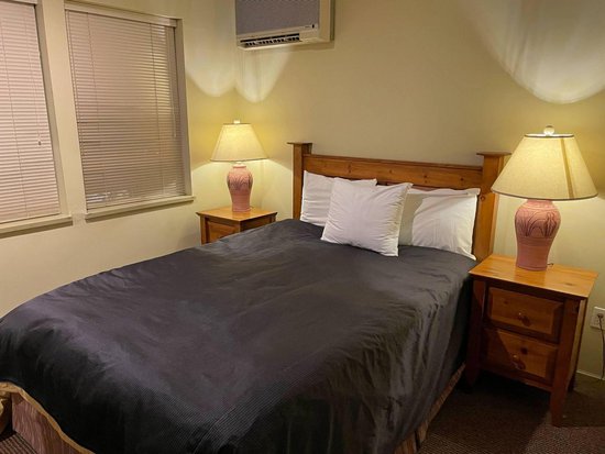 Whistler 1 Bedroom Accommodation - Whistler Town Plaza - Deer Lodge - #1470