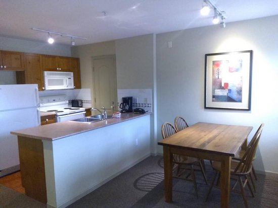 Whistler 1 Bedroom Accommodation - Whistler Town Plaza - Deer Lodge - #1470