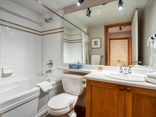 Whistler 2 Bedroom Accommodation - Glacier's Reach - #1495