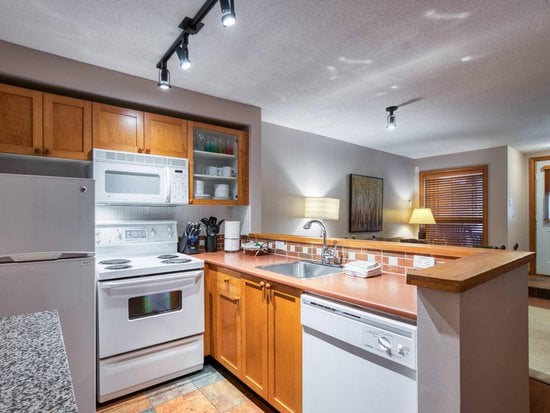 Whistler 2 Bedroom Accommodation - Glacier's Reach - #1495