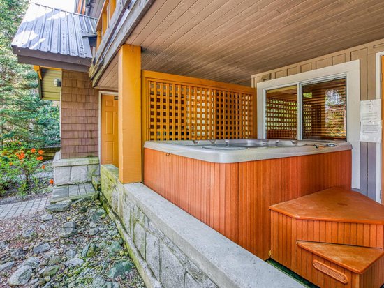 Whistler 2 Bedroom Accommodation - Glacier's Reach - #1495