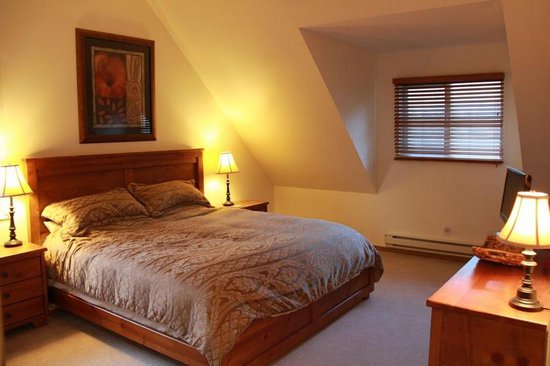 Kicking Horse 4 Bedroom Accommodation - Blaeberry Valley - #1510