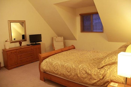 Kicking Horse 4 Bedroom Accommodation - Blaeberry Valley - #1510