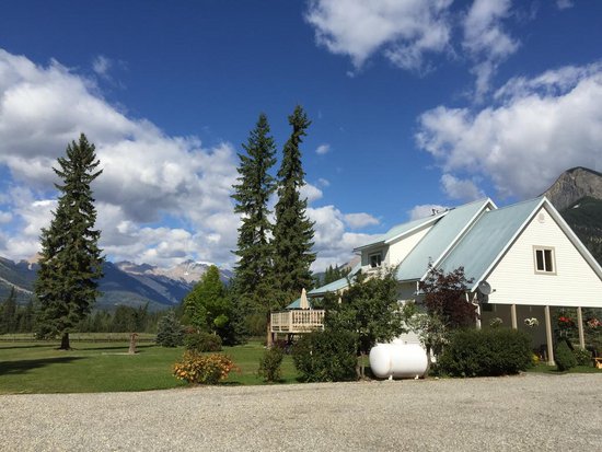 Kicking Horse 4 Bedroom Accommodation - Blaeberry Valley - #1510