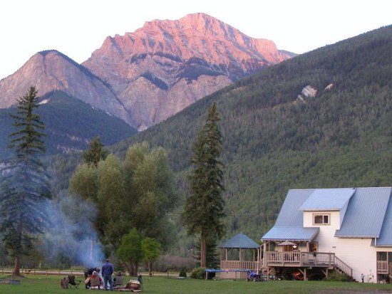 Kicking Horse 4 Bedroom Accommodation - Blaeberry Valley - #1510