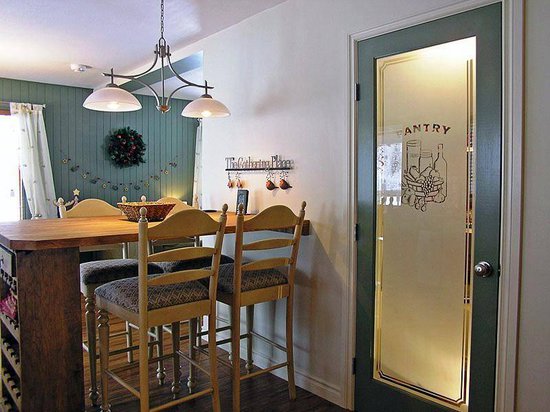 Kicking Horse 4 Bedroom Accommodation - Blaeberry Valley - #1510