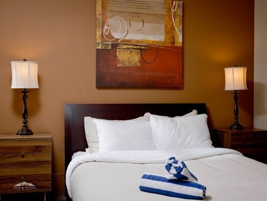Big White 3 Bedroom Accommodation - Raven - #1527 Big White 3 Bedroom Accommodation - Raven - #1527