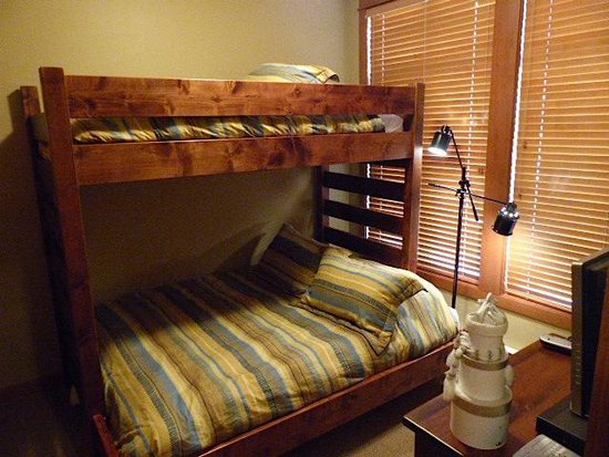 Sun Peaks 2 Bedroom Accommodation - Settlers Crossing - #1590 Sun Peaks 2 Bedroom Accommodation - Settlers Crossing - #1590