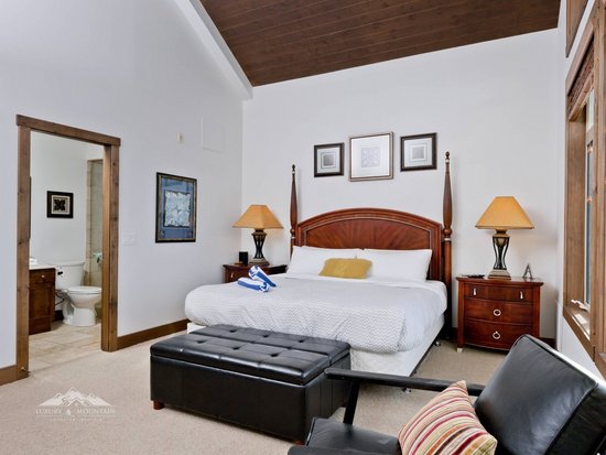 Big White 3 Bedroom Accommodation - Southpoint - #1711