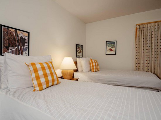 Whistler 5 Bedroom Accommodation - Snowgoose - #1725