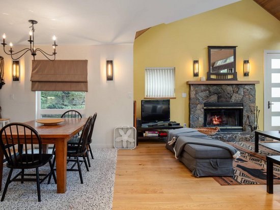 Whistler 5 Bedroom Accommodation - Snowgoose - #1725