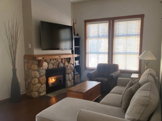 Sun Peaks 2 Bedroom Accommodation - Fireside Lodge - #1750 Sun Peaks 2 Bedroom Accommodation - Fireside Lodge - #1750
