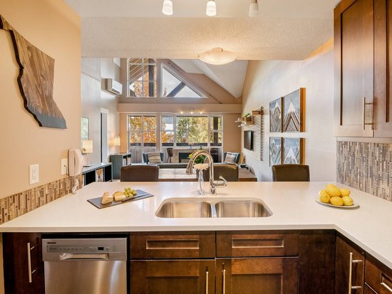 Whistler 3 Bedroom Accommodation - Glacier Lodge - #1839 Whistler 3 Bedroom Accommodation - Glacier Lodge - #1839