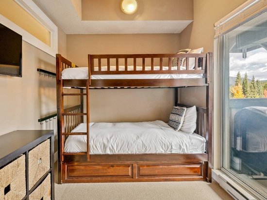Whistler 3 Bedroom Accommodation - Glacier Lodge - #1839 Whistler 3 Bedroom Accommodation - Glacier Lodge - #1839