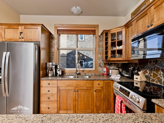 Big White 3 Bedroom Accommodation - Southpoint - #1853