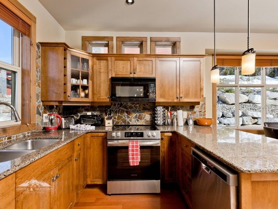 Big White 3 Bedroom Accommodation - Southpoint - #1853