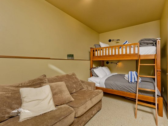 Big White 3 Bedroom Accommodation - Southpoint - #1853