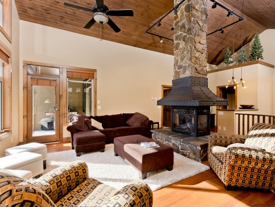 Big White 3 Bedroom Accommodation - Southpoint - #1853