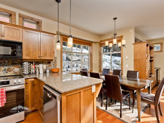 Big White 3 Bedroom Accommodation - Southpoint - #1853