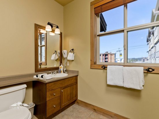 Big White 3 Bedroom Accommodation - Southpoint - #1853