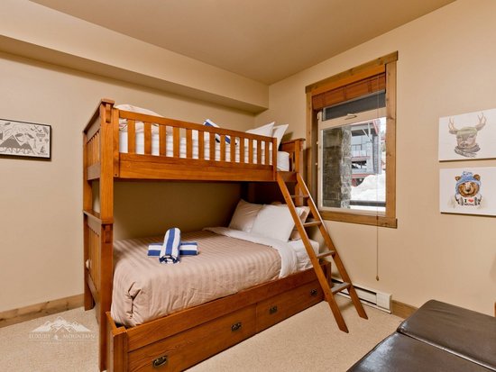 Big White 2 Bedroom Accommodation - Southpoint - #1854