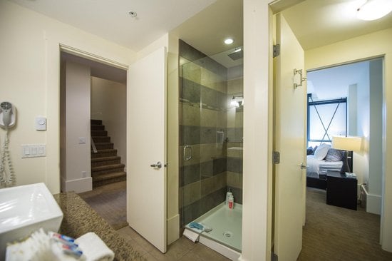 Big White 6 Bedroom Accommodation - The Edge - #1882