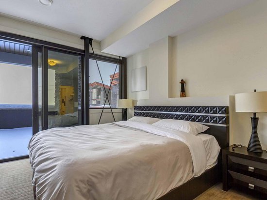 Big White 6 Bedroom Accommodation - The Edge - #1882