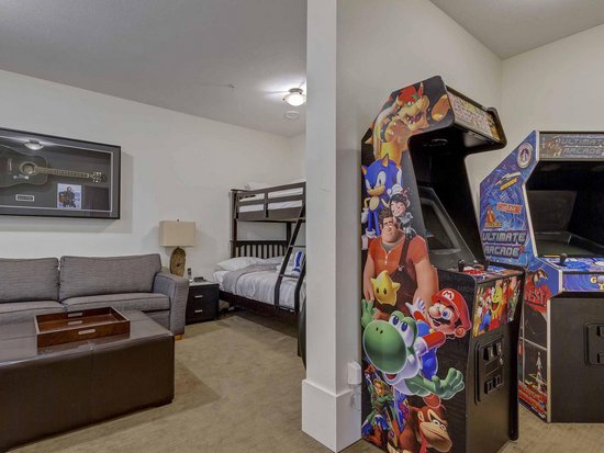 Big White 6 Bedroom Accommodation - The Edge - #1882