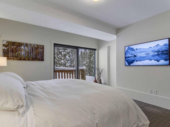 Big White 6 Bedroom Accommodation - The Edge - #1882