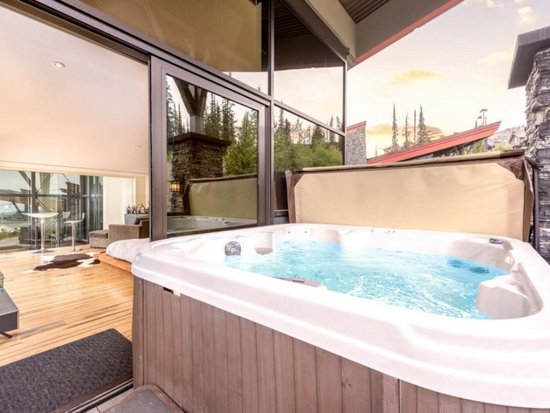 Big White 6 Bedroom Accommodation - The Edge - #2048