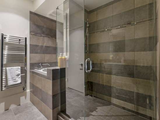 Big White 6 Bedroom Accommodation - The Edge - #2048